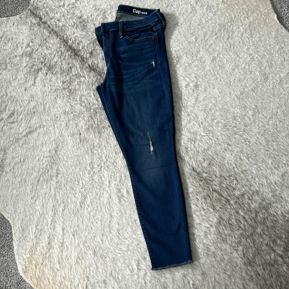 Women’s Gap 1969 jeans. Dark wash